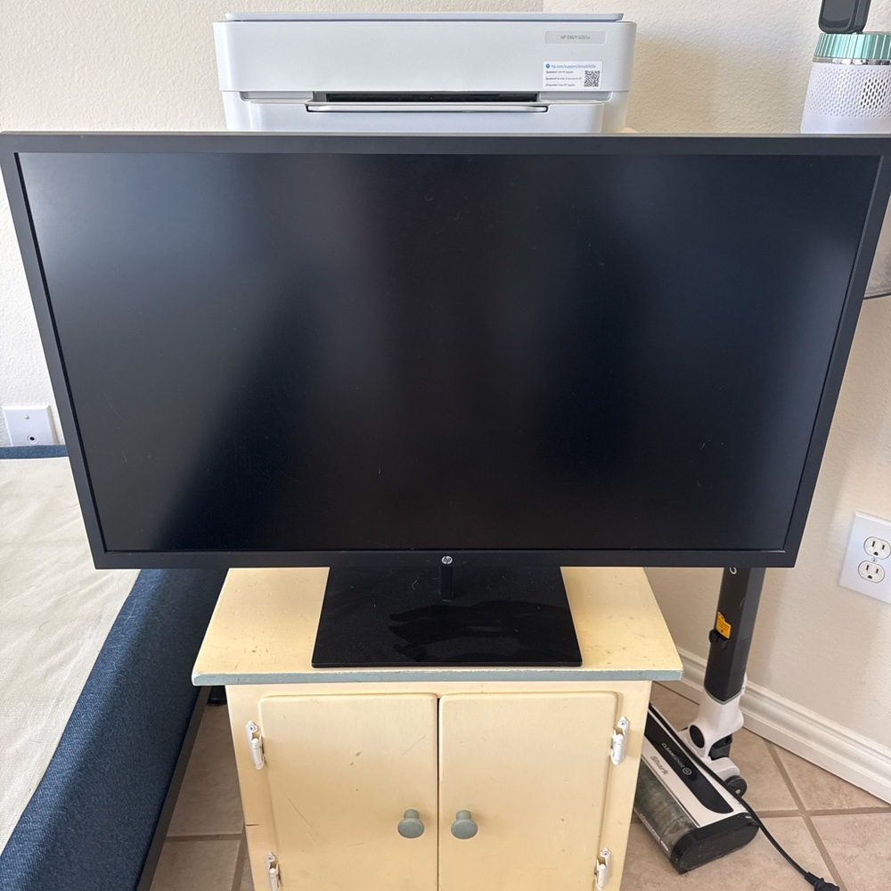 HP Black Monitor